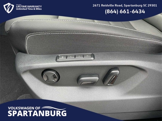 2026 Volkswagen Atlas Cross Sport 2.0T SEL R-Line Black