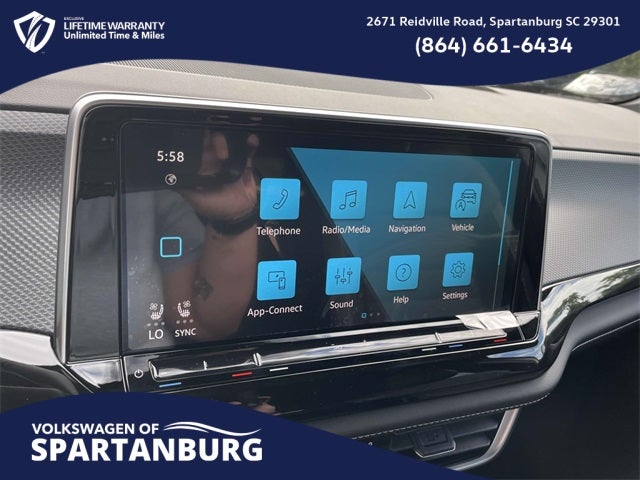 2026 Volkswagen Atlas Cross Sport 2.0T SEL R-Line Black