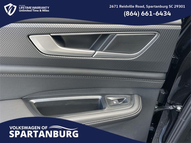 2026 Volkswagen Atlas Cross Sport 2.0T SEL R-Line Black