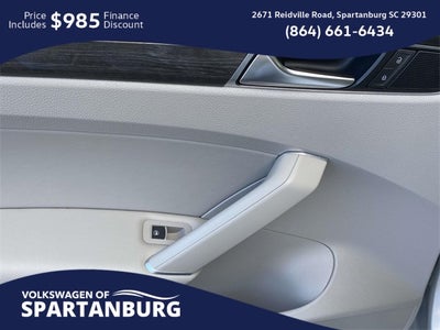 2017 Volkswagen Passat 1.8T SE w/Technology