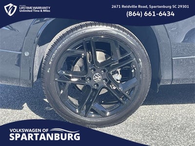 2026 Volkswagen Tiguan 2.0T SE R-Line Black