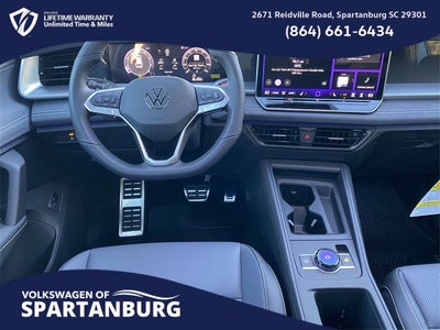 2026 Volkswagen Tiguan 2.0T SE R-Line Black
